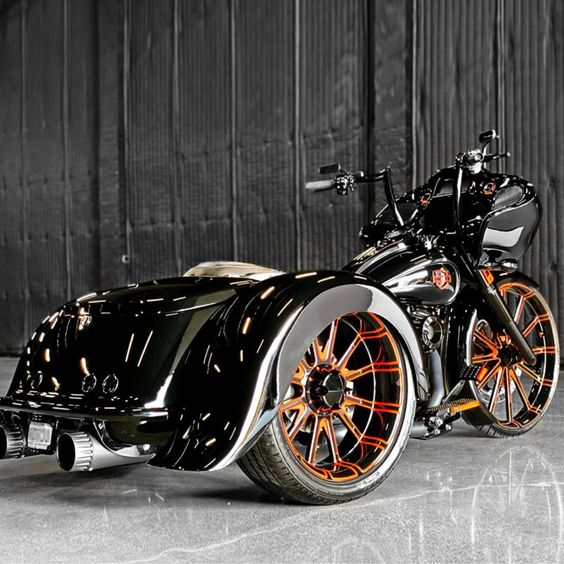 Trike motorcycle: Three-wheeled vehicle